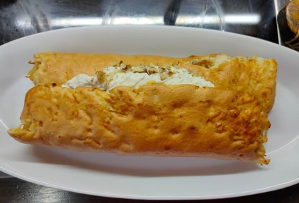 Фото шага рецепта Рулет с творожнояблочной начинкой 175090 шаг 28  