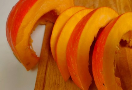 Фото шага рецепта Рулет с тыквой и яблоками 187470 шаг 2  