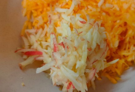 Фото шага рецепта Рулет с тыквой и яблоками 187470 шаг 5  