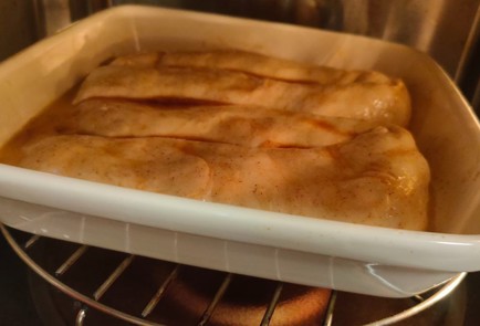 Фото шага рецепта Рулет с яблоком и корицей 188809 шаг 18  