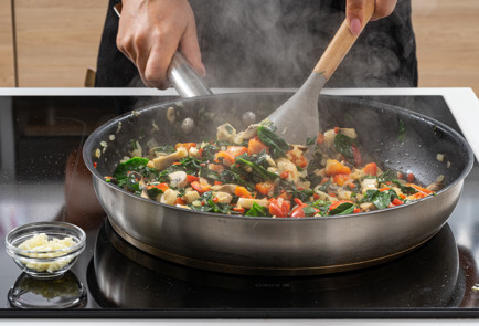 Фото шага рецепта Рулет в духовке 190676 шаг 7  