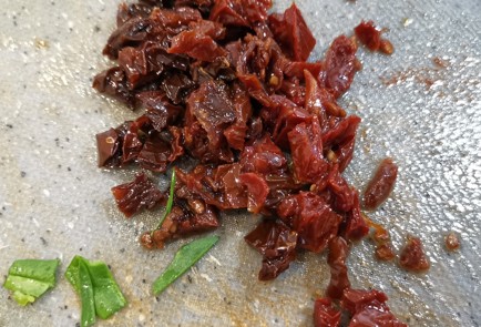 Фото шага рецепта Рулетик из ветчины с яйцом 173712 шаг 1  