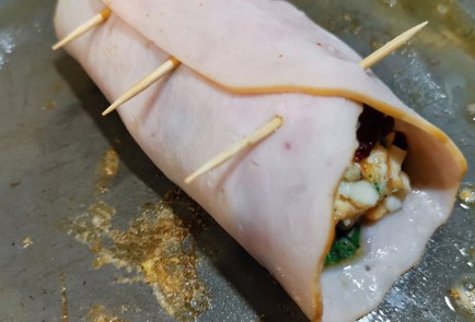 Фото шага рецепта Рулетик из ветчины с яйцом 173712 шаг 8  