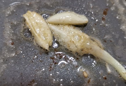 Фото шага рецепта Рулетики из баклажана с сыром качотта 152332 шаг 2  