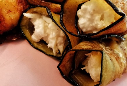 Фото шага рецепта Рулетики из баклажанов со сливочносырной начинкой 152638 шаг 10  