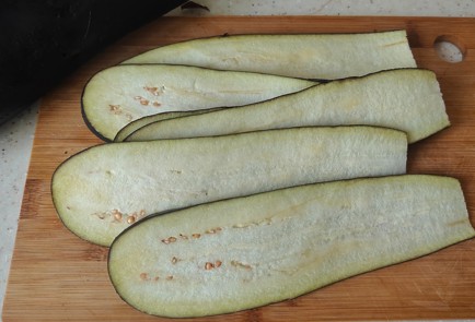 Фото шага рецепта Рулетики из баклажанов в духовке 189898 шаг 1  