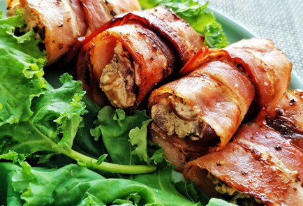 Фото шага рецепта Рулетики из жареного бекона с грибной начинкой 152857 шаг 11