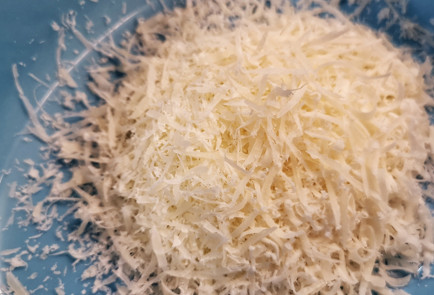 Фото шага рецепта Рулетики из кабачка с нежной чесночносырной начинкой 151562 шаг 10  