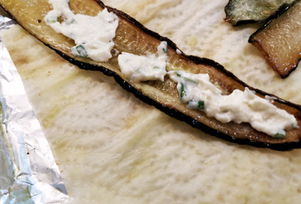 Фото шага рецепта Рулетики из кабачка с нежной чесночносырной начинкой 151562 шаг 15  