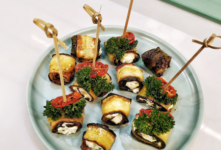 Фото шага рецепта Рулетики из кабачка с нежной чесночносырной начинкой 151562 шаг 20  