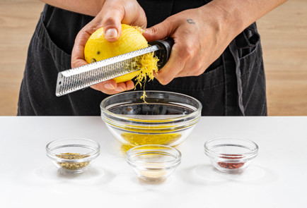 Фото шага рецепта Рулетики из кабачков с фетой 189520 шаг 3  