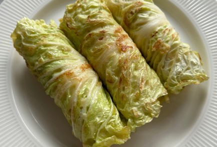 Фото шага рецепта Рулетики из пекинской капусты 174264 шаг 14  