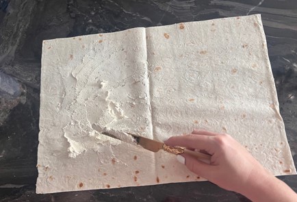 Фото шага рецепта Рулетики из тунца 186972 шаг 1  