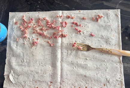 Фото шага рецепта Рулетики из тунца 186972 шаг 2  