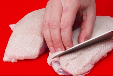 Фото шага рецепта Рулетики из утиной грудки на праздничный стол 175273 шаг 2  