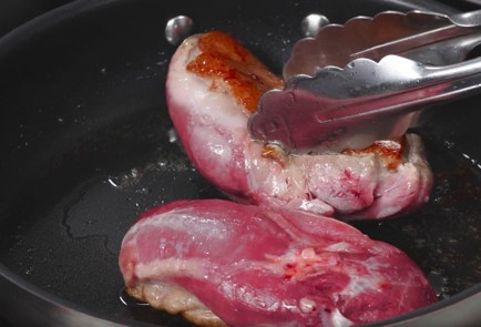 Фото шага рецепта Рулетики из утиной грудки на праздничный стол 175273 шаг 4  