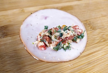 Фото шага рецепта Рулетики из ветчины 189199 шаг 9  