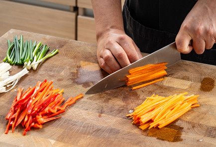 Фото шага рецепта Рулетики с говядиной и овощами 190500 шаг 4  