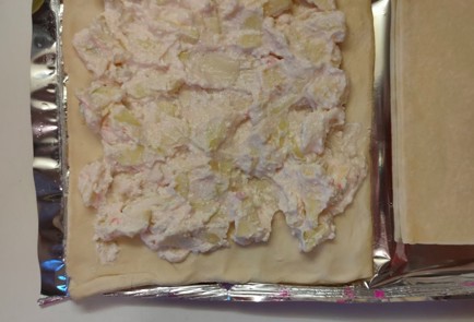 Фото шага рецепта Рулетики с яблоком и творогом 186913 шаг 11