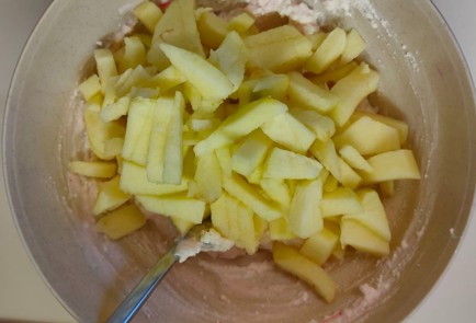 Фото шага рецепта Рулетики с яблоком и творогом 186913 шаг 8