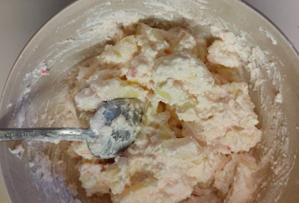 Фото шага рецепта Рулетики с яблоком и творогом 186913 шаг 9