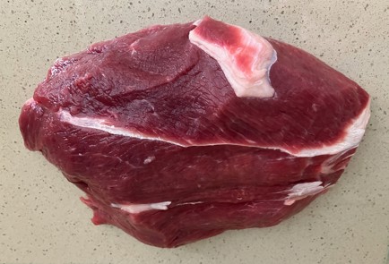 Фото шага рецепта Рулька с паприкой и соевым соусом 189234 шаг 1  