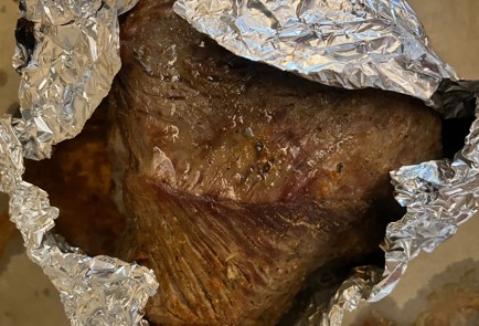 Фото шага рецепта Рулька с паприкой и соевым соусом 189234 шаг 10  