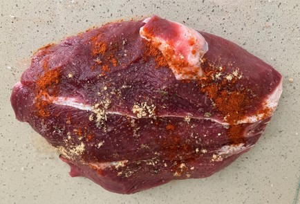 Фото шага рецепта Рулька с паприкой и соевым соусом 189234 шаг 4  