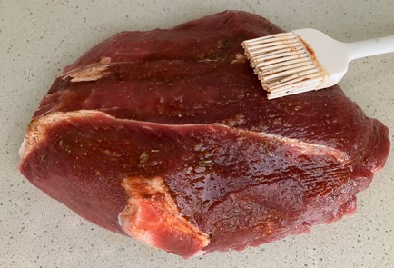 Фото шага рецепта Рулька с паприкой и соевым соусом 189234 шаг 5  