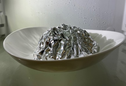 Фото шага рецепта Рулька с паприкой и соевым соусом 189234 шаг 7  