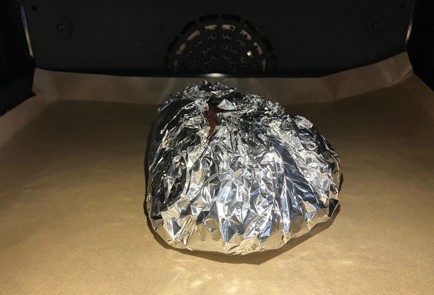 Фото шага рецепта Рулька с паприкой и соевым соусом 189234 шаг 9  