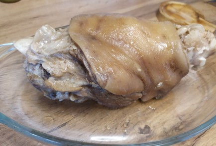 Фото шага рецепта Рулька в пиве 188690 шаг 10