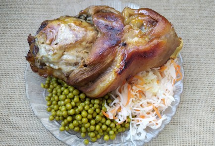 Фото шага рецепта Рулька в пиве 188690 шаг 12