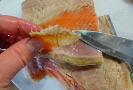 Фото шага рецепта Рыба жаренная со сметаной 175622 шаг 2  