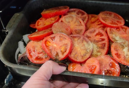 Фото шага рецепта Рыба зубатка запеченная с помидорами и луком 175453 шаг 12  