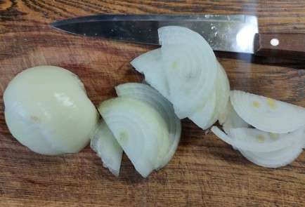 Фото шага рецепта Рыба зубатка запеченная с помидорами и луком 175453 шаг 2  