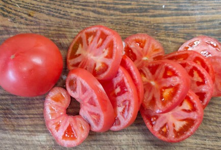 Фото шага рецепта Рыба зубатка запеченная с помидорами и луком 175453 шаг 3  