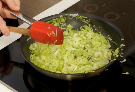 Фото шага рецепта Рыбацкий пирог 125171 шаг 8  