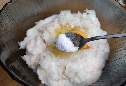 Фото шага рецепта Рыбные котлеты из минтая 190513 шаг 4  