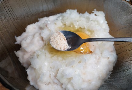 Фото шага рецепта Рыбные котлеты из минтая 190513 шаг 5  