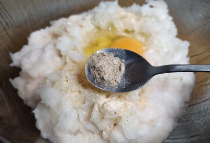 Фото шага рецепта Рыбные котлеты из минтая 190513 шаг 6  