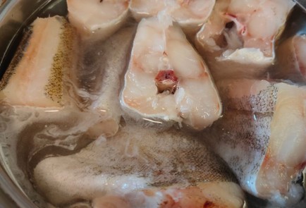 Фото шага рецепта Рыбный пирог на постном тесте 188841 шаг 13