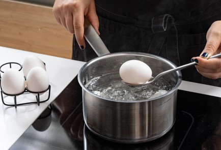 Фото шага рецепта Рыбный салат Мимоза 187831 шаг 4  