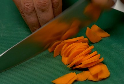 Фото шага рецепта Рыбный суп 151187 шаг 2  