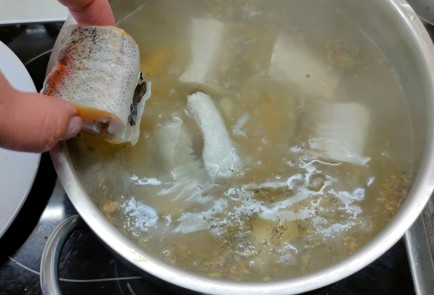 Фото шага рецепта Рыбный суп 175460 шаг 11  