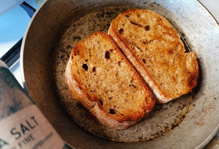 Фото шага рецепта Ржаные гренки 189306 шаг 7  