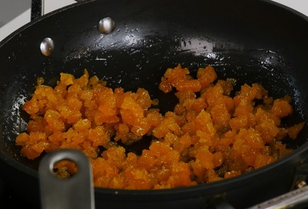 Фото шага рецепта Сациви с курагой и хурмой 91561 шаг 3