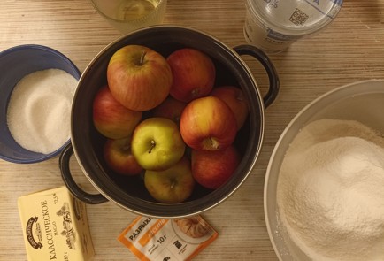 Фото шага рецепта Сахарное печенье с яблочным кремом 190974 шаг 1