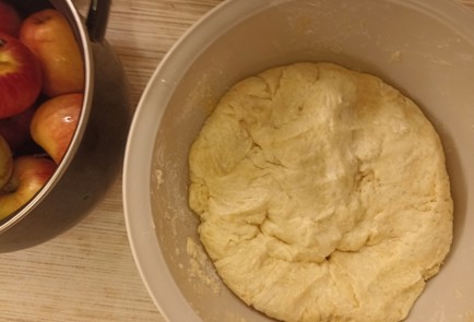 Фото шага рецепта Сахарное печенье с яблочным кремом 190974 шаг 7