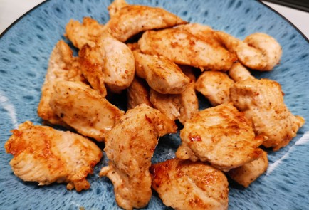 Фото шага рецепта Салат Цезарь с курицей 175533 шаг 11